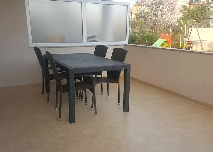 Apartments Klelija